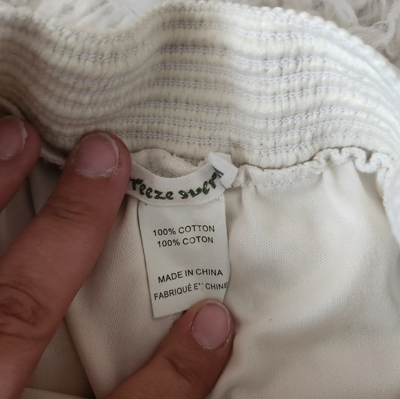 BREEZE OVER | boho lace elastic waist shorts - medium - Picture 3 of 3